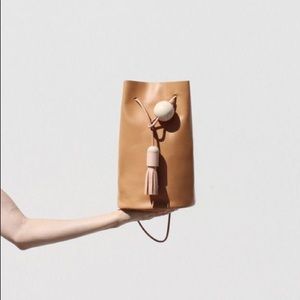Building Block butter caramel bucket bag Totokaelo